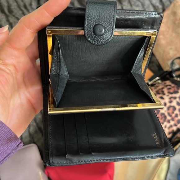 Chanel classic short kiss lock caviar wallet - Picture 8 of 14